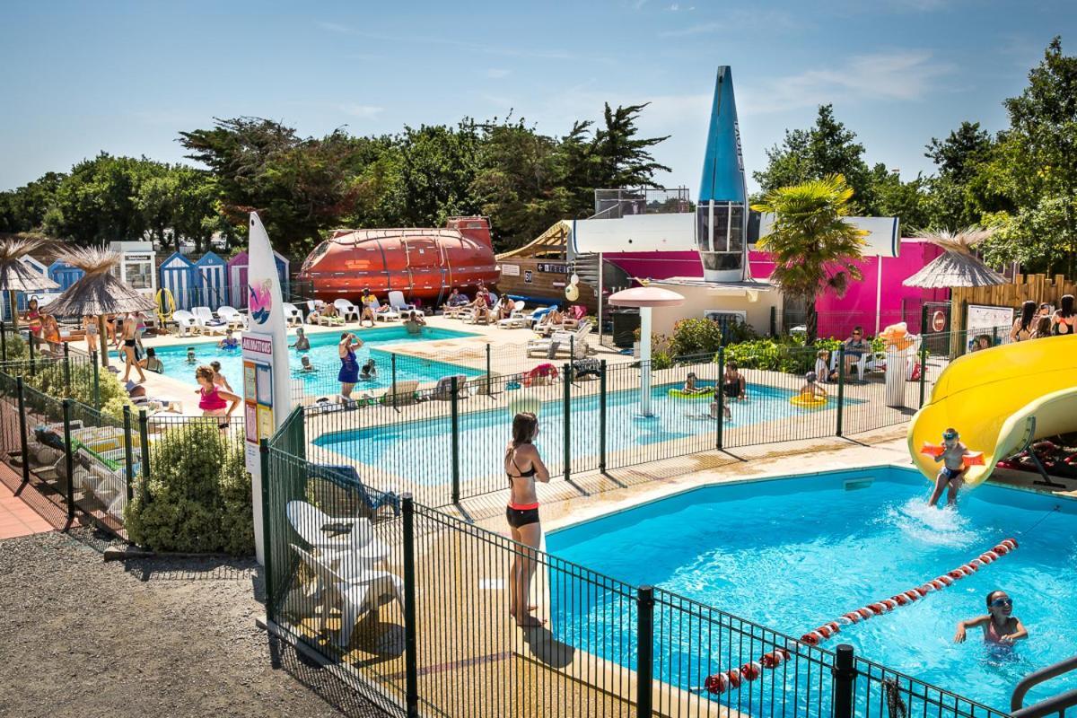 Camping Insolite Le Haut Village Saint-Michel-Chef-Chef Extérieur photo