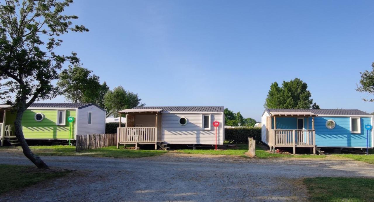 Camping Insolite Le Haut Village Saint-Michel-Chef-Chef Extérieur photo