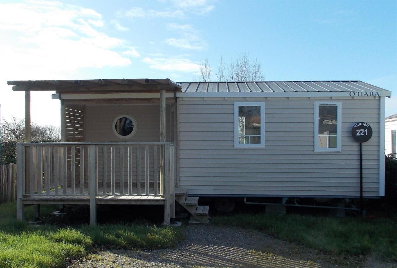 Camping Insolite Le Haut Village Saint-Michel-Chef-Chef Extérieur photo