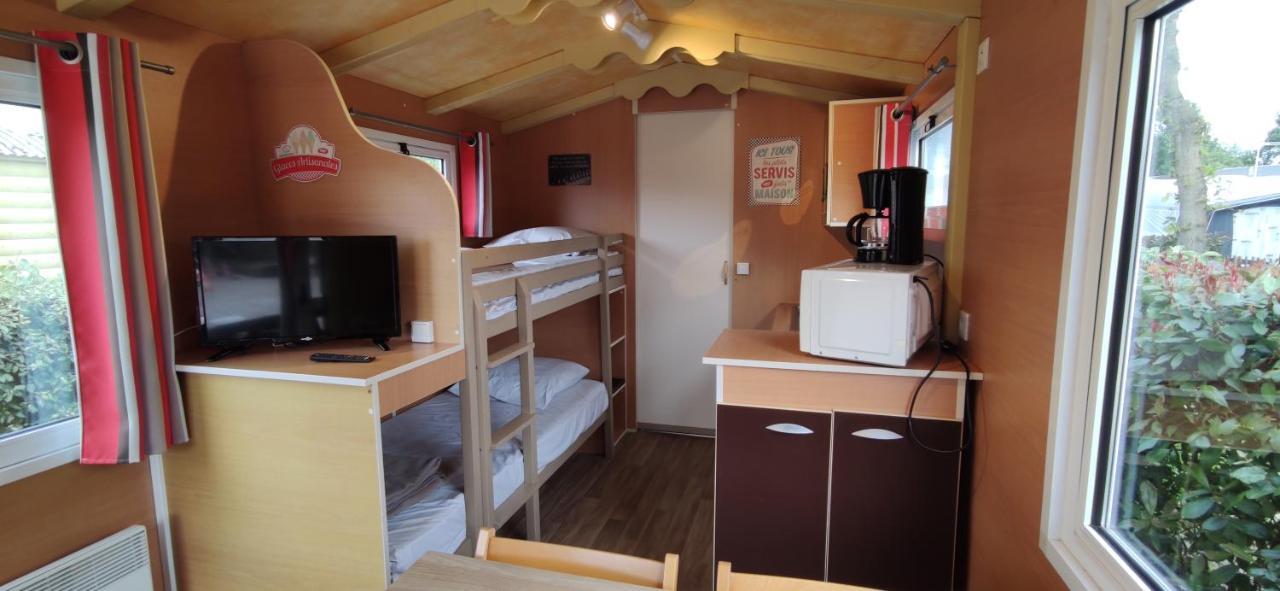 Camping Insolite Le Haut Village Saint-Michel-Chef-Chef Extérieur photo