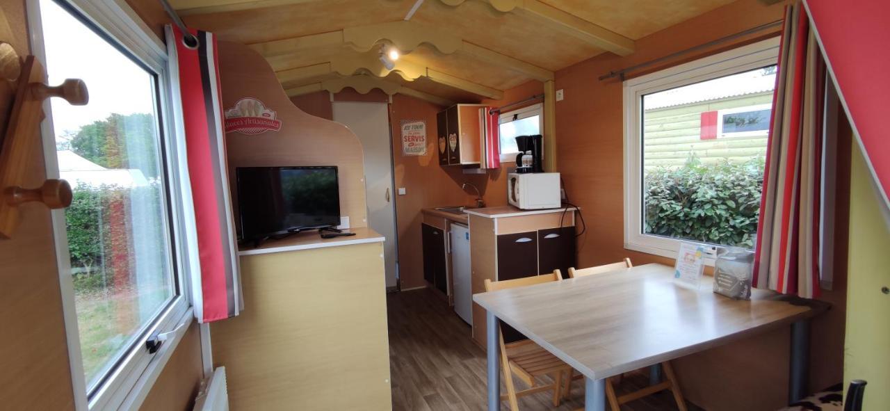 Camping Insolite Le Haut Village Saint-Michel-Chef-Chef Extérieur photo
