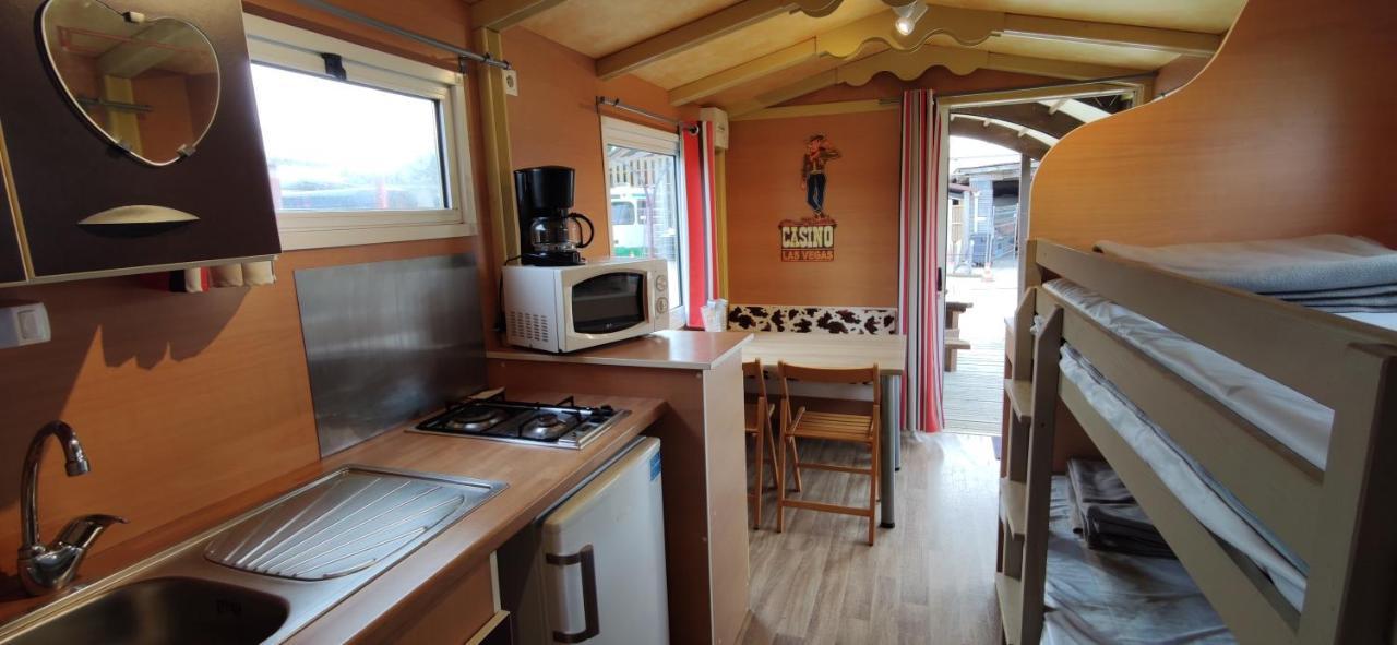 Camping Insolite Le Haut Village Saint-Michel-Chef-Chef Extérieur photo