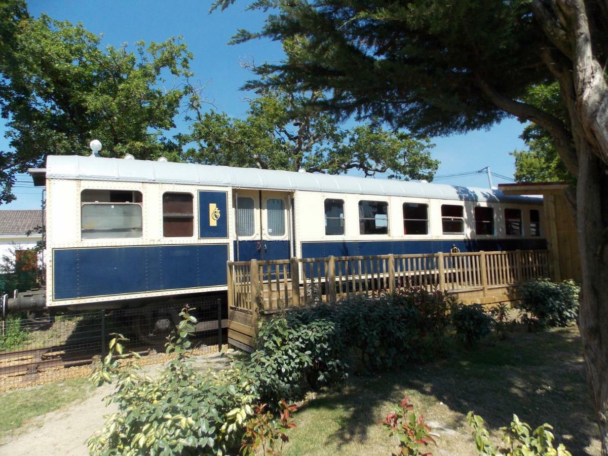 Camping Insolite Le Haut Village Saint-Michel-Chef-Chef Extérieur photo