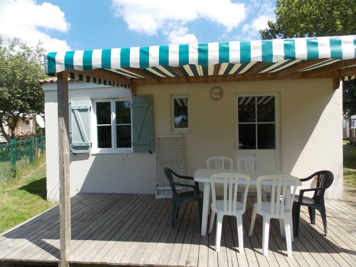 Camping Insolite Le Haut Village Saint-Michel-Chef-Chef Extérieur photo