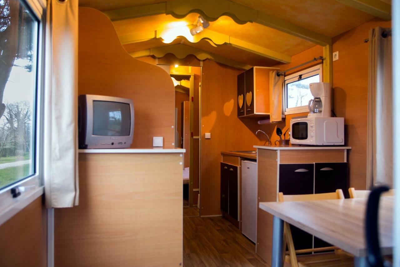Camping Insolite Le Haut Village Saint-Michel-Chef-Chef Extérieur photo
