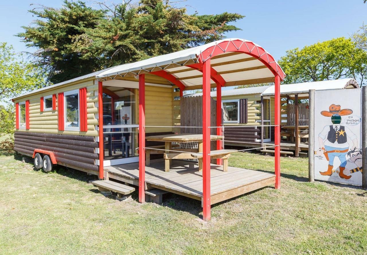Camping Insolite Le Haut Village Saint-Michel-Chef-Chef Extérieur photo