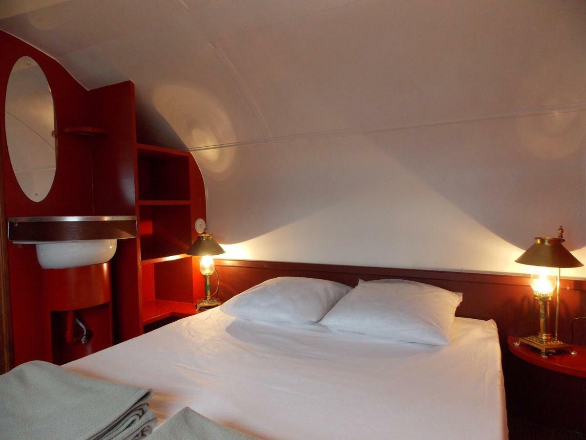 Camping Insolite Le Haut Village Saint-Michel-Chef-Chef Extérieur photo