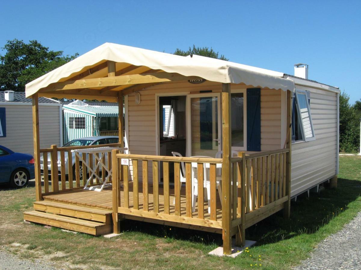 Camping Insolite Le Haut Village Saint-Michel-Chef-Chef Extérieur photo